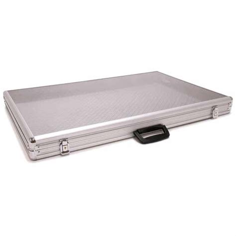 portable aluminum display cases